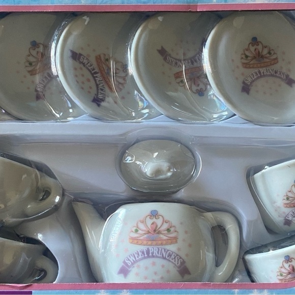 NWT-SWEET PRINCESS-PORCELAIN TEA SET - Picture 3 of 4